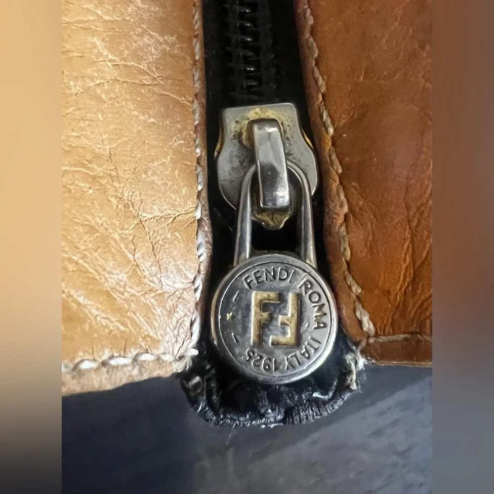 Vintage Fendi clutch - Picture 6 of 8